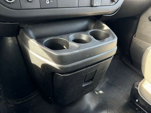 Used 2016 Chevrolet Express 3500 image 10