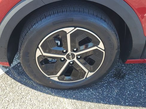 Used 2023 Kia Niro EX image 30