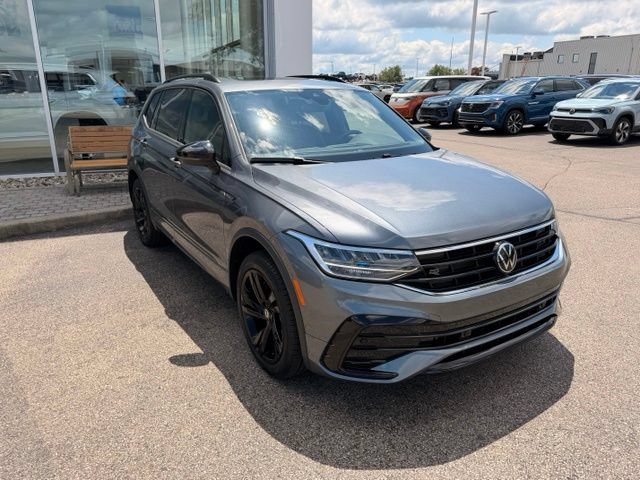 Certified 2024 Volkswagen Tiguan SE R-Line FWD image 5