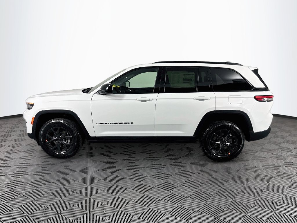 New 2027 Jeep Grand Cherokee Laredo X AWD/4WD image 3