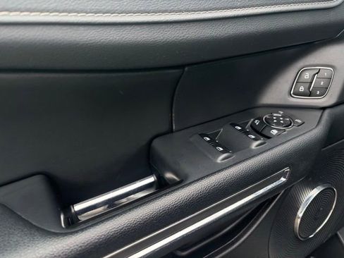 Used 2024 Ford Expedition XLT image 16