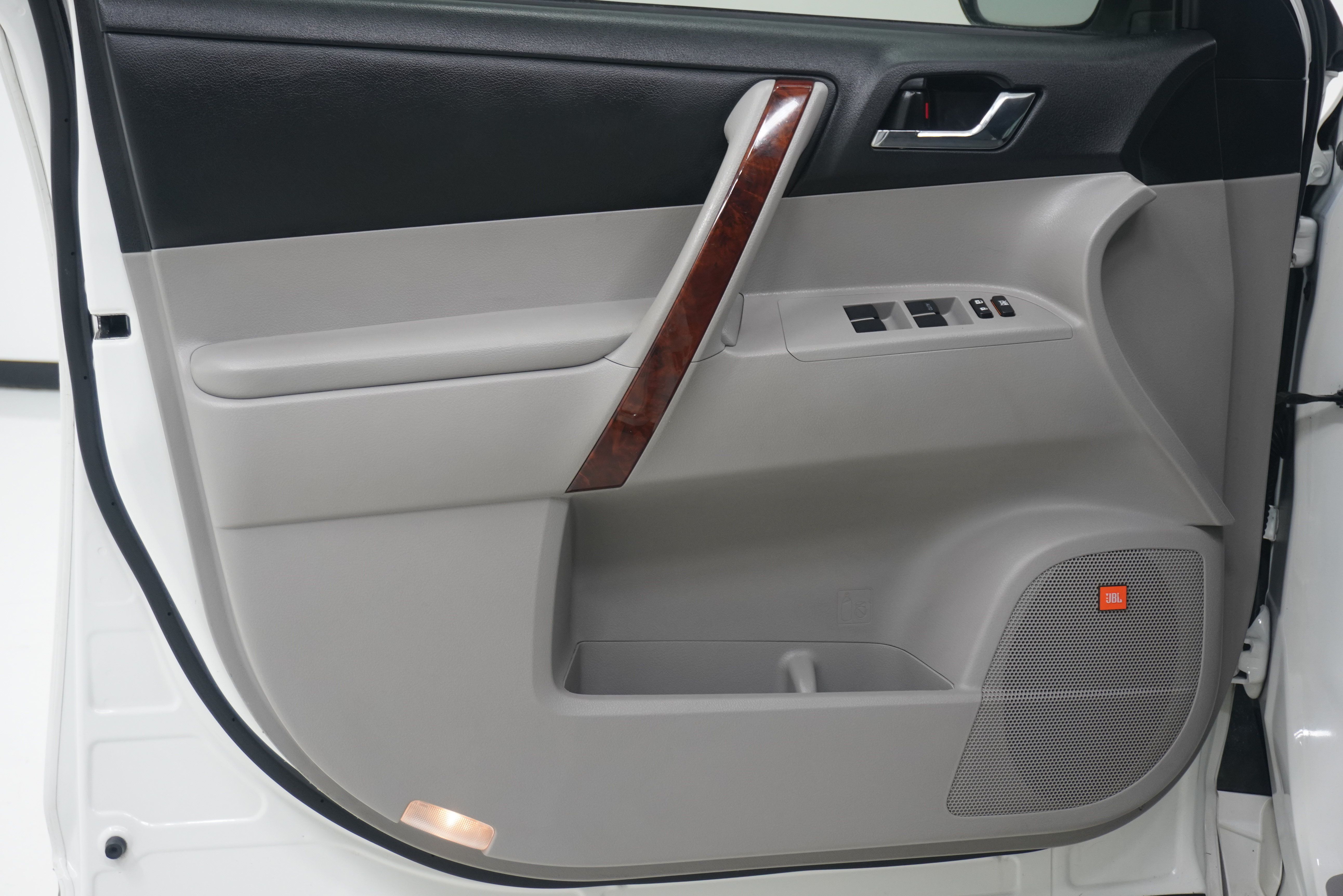 Used 2012 Toyota Highlander Limited AWD/4WD image 15