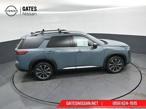 New 2026 Nissan Pathfinder Platinum image 41