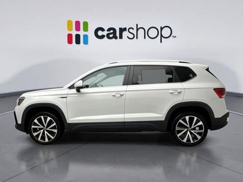 Used 2022 Volkswagen Taos SE image 2