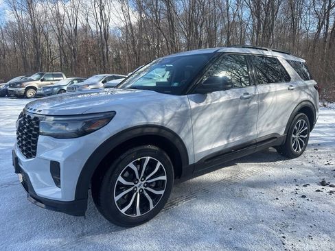 New 2026 Ford Explorer ST-Line image 5