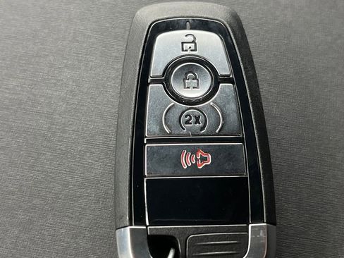 New 2025 Ford Bronco Badlands image 13