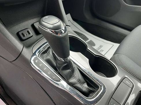 Used 2019 Chevrolet Cruze LT image 28