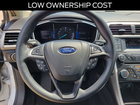 Certified 2017 Ford Fusion SE FWD image 21