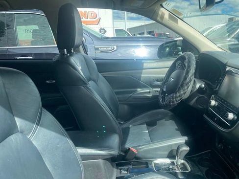 Used 2020 Mitsubishi Outlander LE FWD image 6