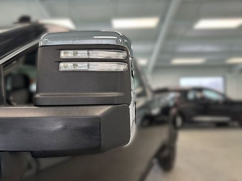 Used 2021 GMC Sierra 2500 Denali w/ Denali Black Diamond Edition image 12