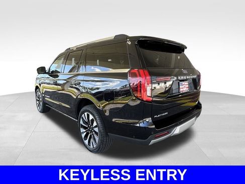 Used 2025 Ford Expedition Platinum w/ Driver's Package AWD/4WD image 6