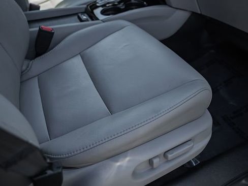 Used 2017 Honda Pilot Touring image 39