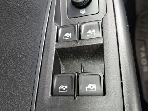 Used 2022 Volkswagen Taos SE image 16