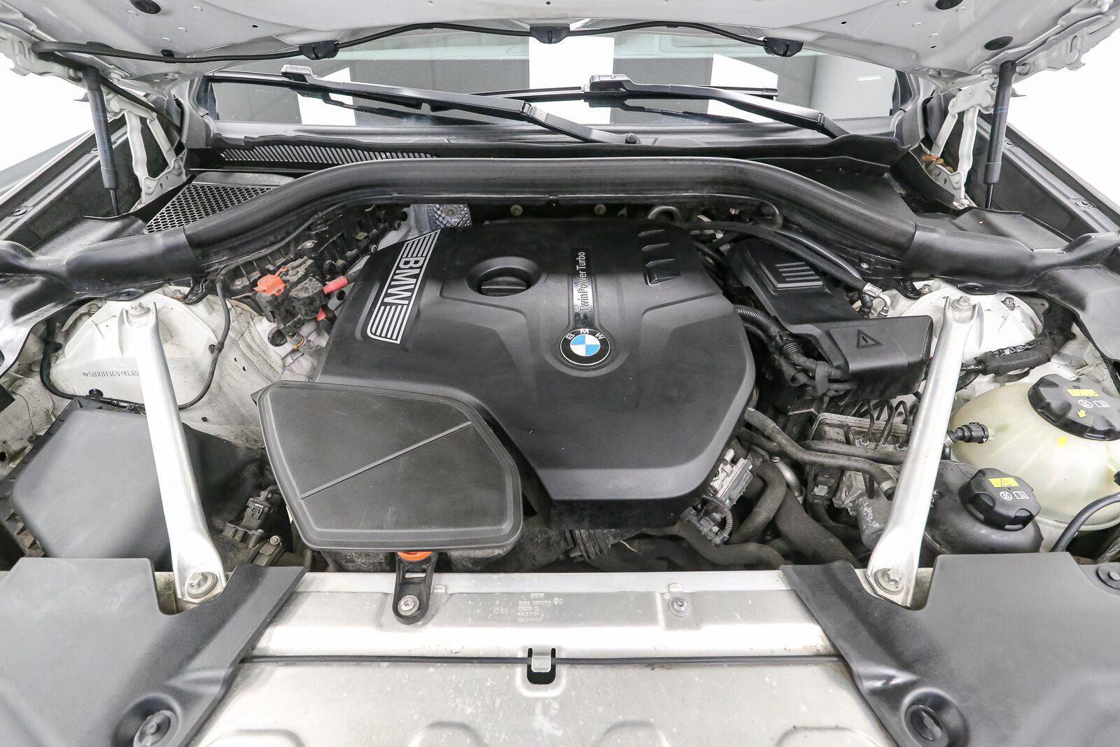 Used 2019 BMW X4 xDrive30i w/ M Sport Package 2 AWD/4WD image 14