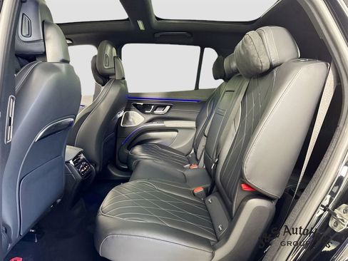 Used 2025 Mercedes-Benz EQS 580 4MATIC SUV w/ Exclusive Trim Package image 28