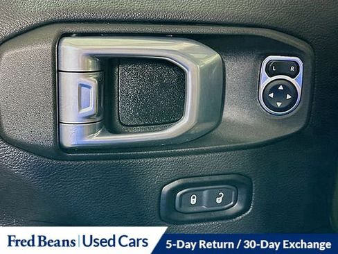 Used 2022 Jeep Wrangler Unlimited Sahara w/ Cold Weather Group image 27