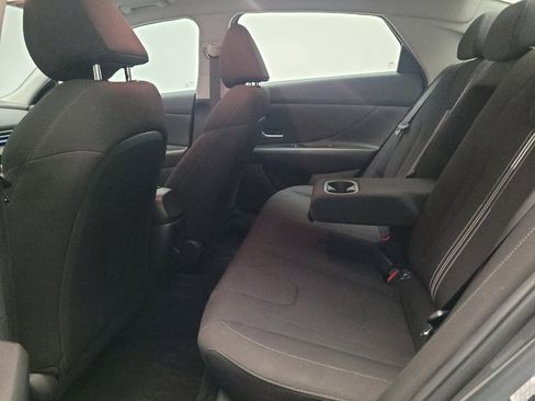 Used 2025 Hyundai Elantra SEL FWD image 18