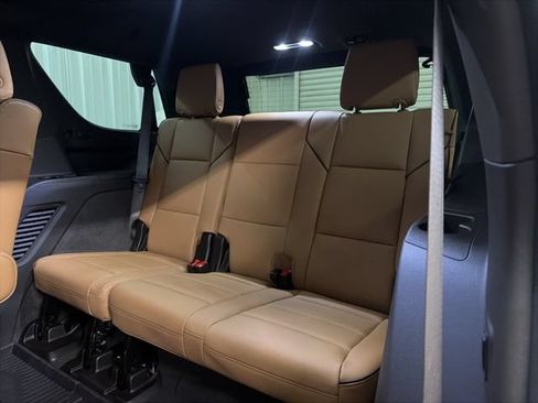 Certified 2026 Cadillac Escalade Luxury w/ LPO, Floor Liner Package RWD image 20