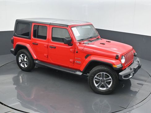 Used 2018 Jeep Wrangler Unlimited Sahara AWD/4WD image 37