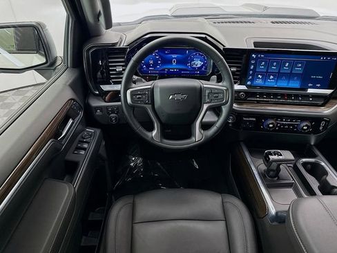 Used 2024 Chevrolet Silverado 1500 LT Trail Boss w/ Convenience Package II image 25