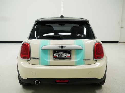 Used 2015 MINI Cooper 2-Door Hardtop image 5