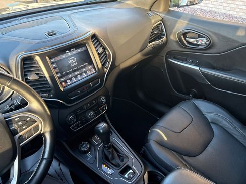 Used 2021 Jeep Cherokee Latitude Lux 80th Anniv w/ Quick Order Package 26U 80TH image 17