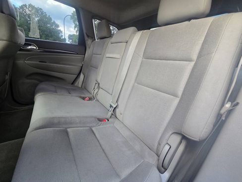 Used 2012 Jeep Grand Cherokee Laredo w/ Laredo E Group AWD/4WD image 33