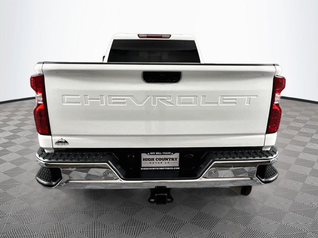 Used 2023 Chevrolet Silverado 2500 LT AWD/4WD image 6