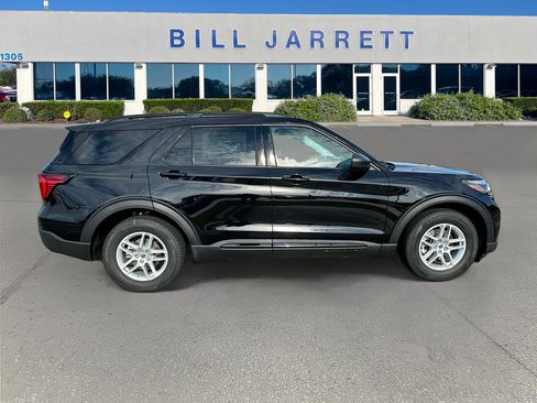 New 2026 Ford Explorer Active RWD image 3
