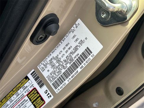 Used 2018 Toyota Tacoma TRD Off-Road image 32