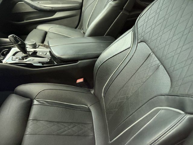 Used 2020 BMW 540i w/ Premium Package RWD image 9