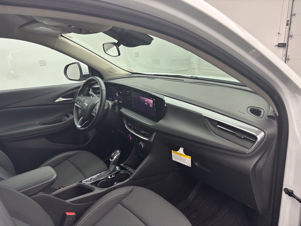 Used 2024 Buick Encore GX Preferred w/ Comfort Package FWD image 30