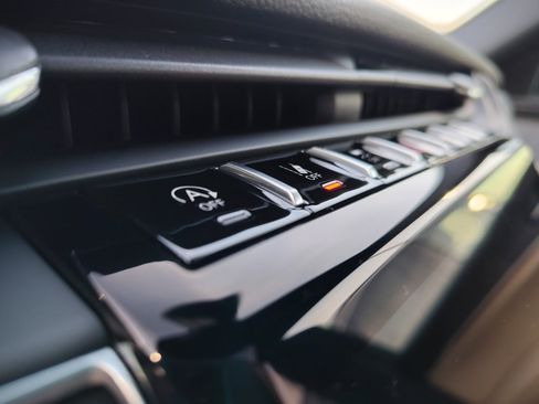 New 2025 Jeep Grand Cherokee Limited w/ Luxury Tech Group II image 24