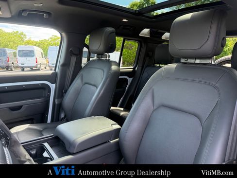 Used 2023 Land Rover Defender 110 V8 AWD/4WD image 18