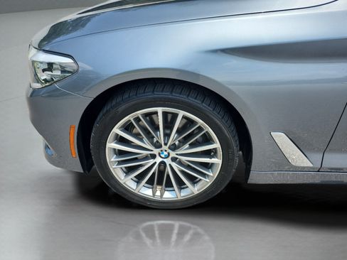Used 2020 BMW 530i w/ Premium Package RWD image 27