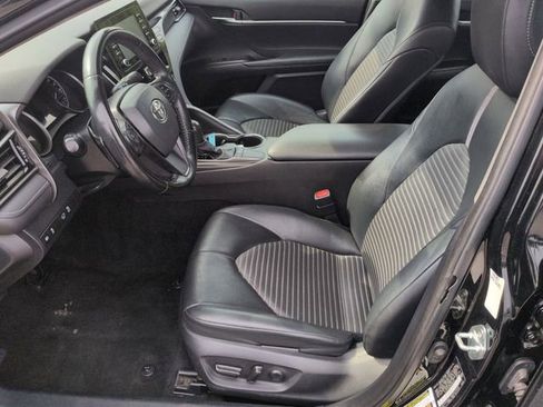 Used 2022 Toyota Camry SE FWD image 14