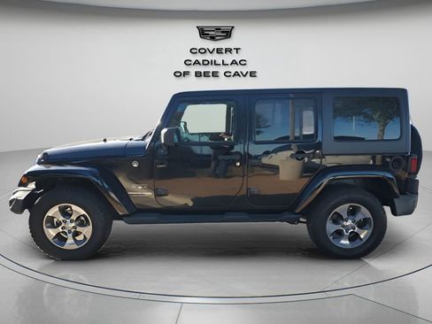 Used 2018 Jeep Wrangler Unlimited Sahara image 5