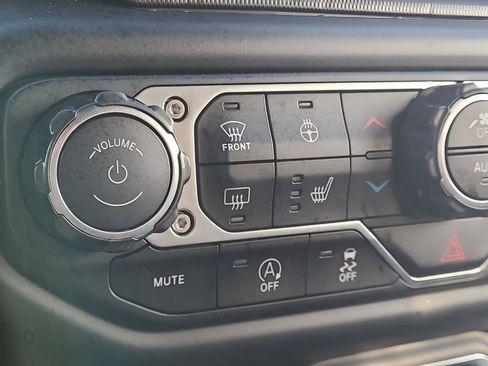 Used 2020 Jeep Wrangler Unlimited Rubicon w/ Quick Order Package 28Y Recon image 30