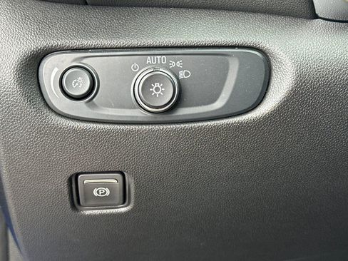 Used 2024 Chevrolet Blazer LT FWD image 35