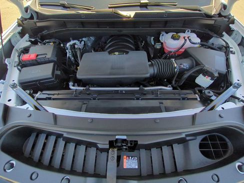 New 2026 Chevrolet Suburban LS RWD image 28