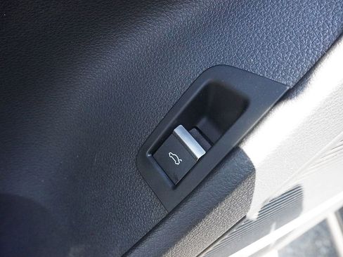 Used 2025 Audi Q7 3.0T Premium Plus AWD/4WD image 43