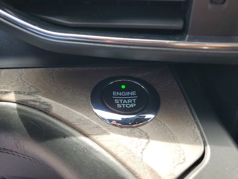 Used 2020 Ford Explorer Platinum w/ Premium Technology Package image 27