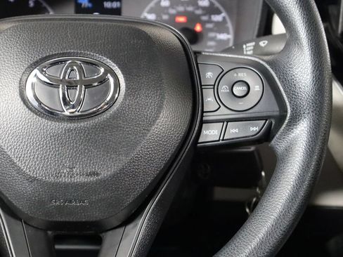 Used 2025 Toyota Corolla LE FWD image 10