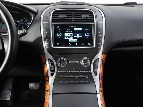 Used 2016 Lincoln MKX Reserve w/ Technology Package AWD/4WD image 27