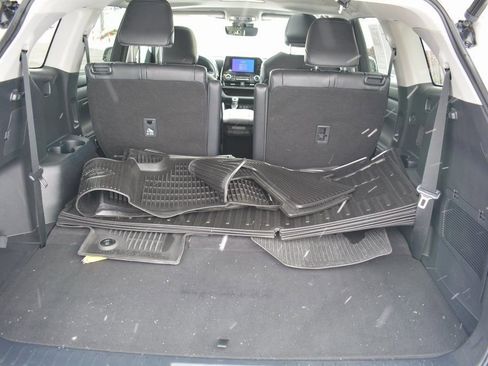 Used 2023 Toyota Highlander XLE image 24