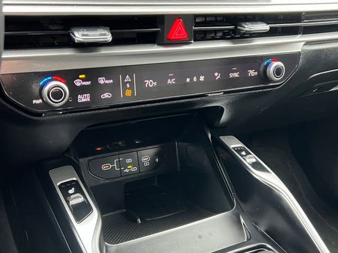 Used 2024 Kia Sorento S image 25