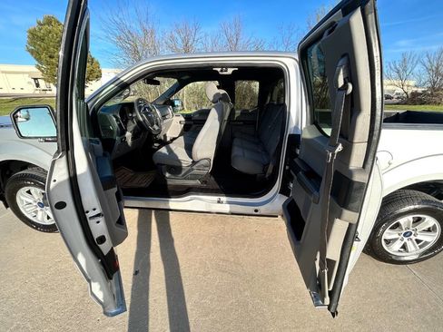 Used 2018 Ford F150 XLT image 14