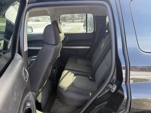 Used 2009 Chevrolet HHR LT image 16