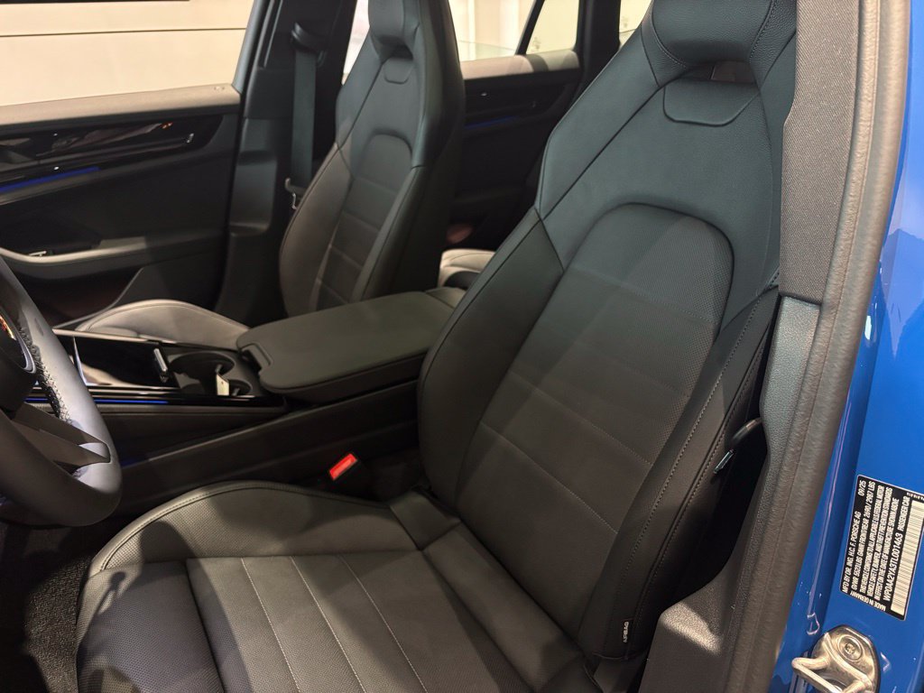 Certified 2026 Porsche Panamera RWD image 5