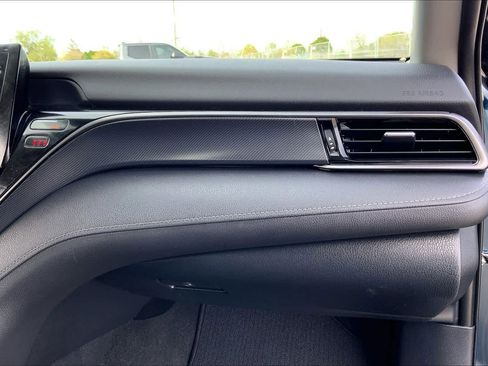 Used 2021 Toyota Camry SE image 18